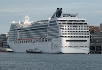 Cruiseschip in het IJ, sept. 2018